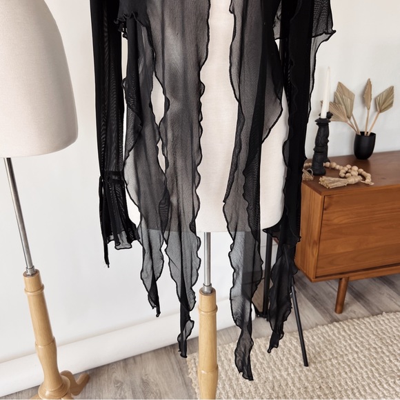 SOLD OUT ❌ SHEER BLACK LAYERED BELL SLEEVE TOP - Picture 3 of 6